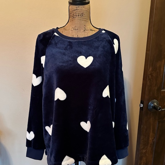 LOFT Tops - LAST ONE! HOST PICK! Fun heart top by Loft-New with tag!